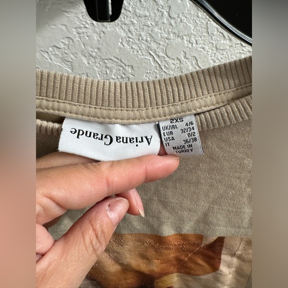 Ariana Grande Sweetener 2018 concert shirt 2XS 0 2 - Picture 3 of 5